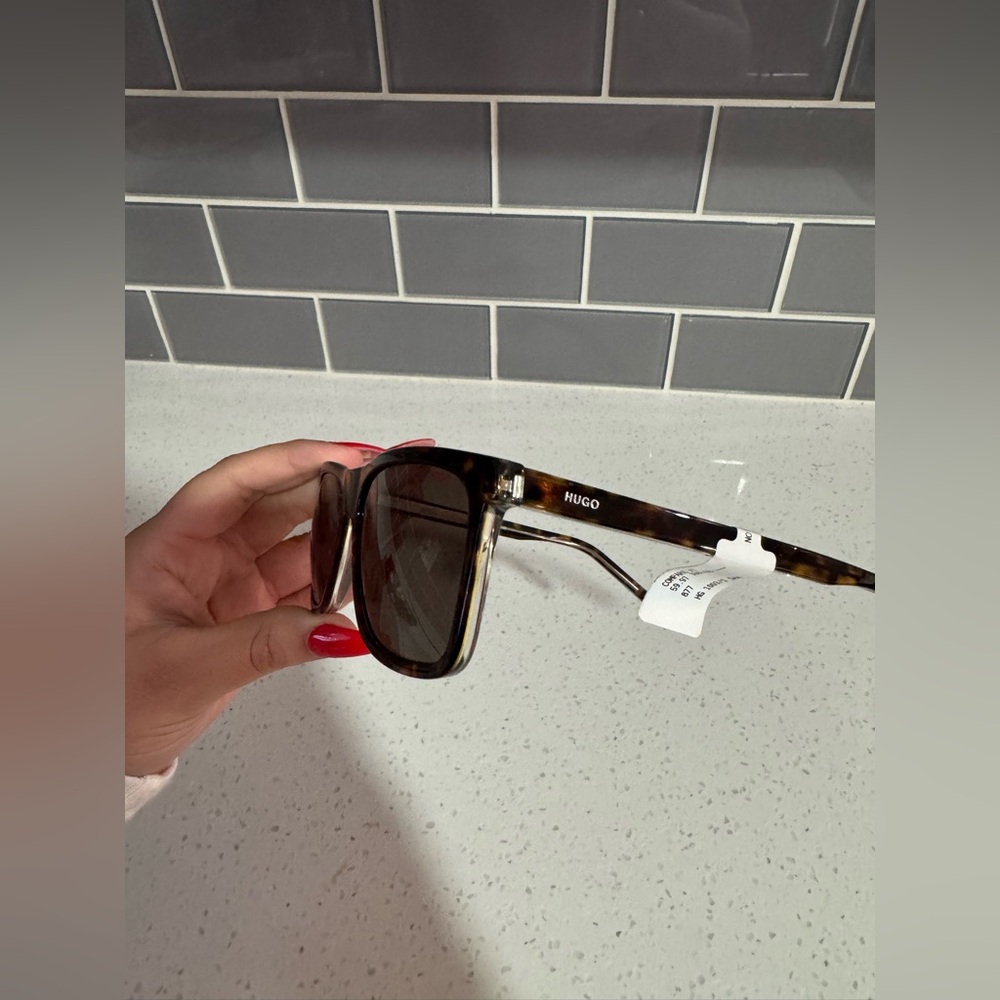 Hugo Boss Tortoise Shell Sunglasses - Picture 9 of 15